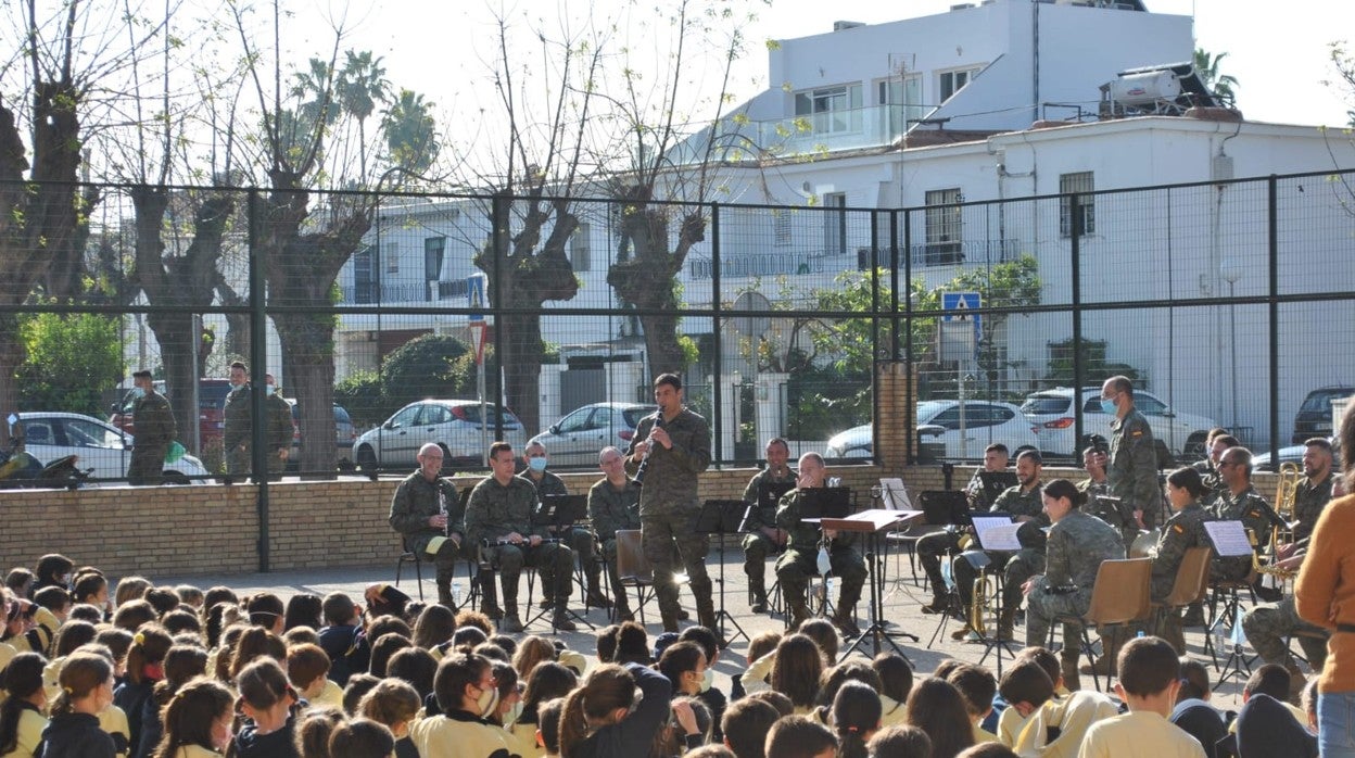 La antigua Soria 9 acerca la música a los escolares de Sevilla