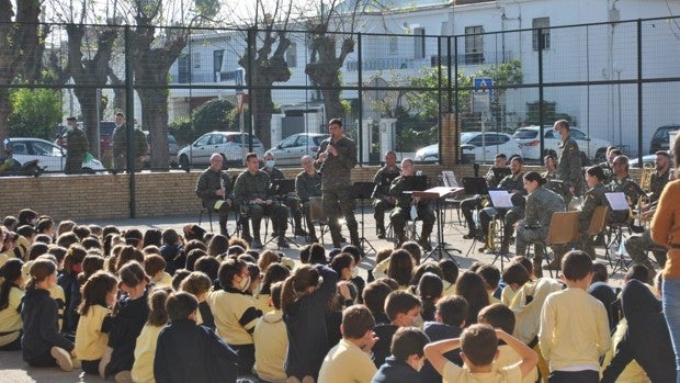 La antigua Soria 9 acerca la música a los escolares de Sevilla