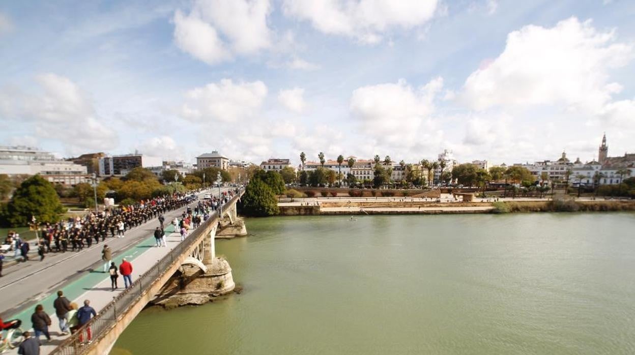 Domingo de Cuaresma sin lluvia en Sevilla