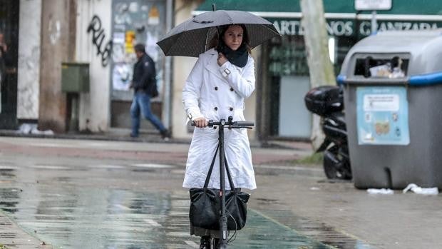 El tiempo en Sevilla: la última semana del invierno arranca con lluvias y un bajón de temperaturas