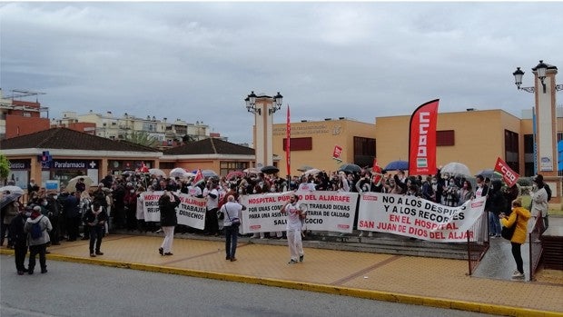 Amplio seguimiento de la huelga en el Hospital de San Juan de Dios en demanda de un aumento salarial