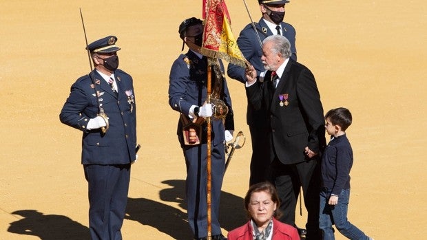 Capitanía prepara una jura de bandera para 2.000 civiles en la Plaza de España de Sevilla