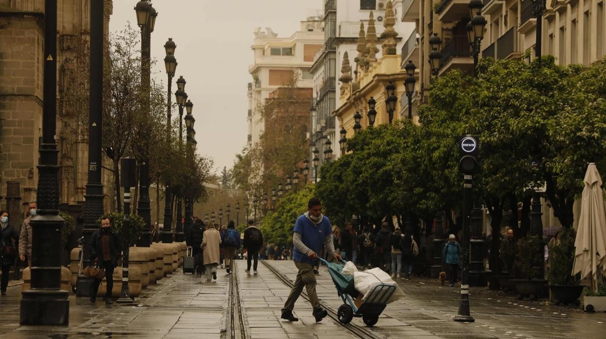 Imagen de la calima de la semana pasada en Sevilla