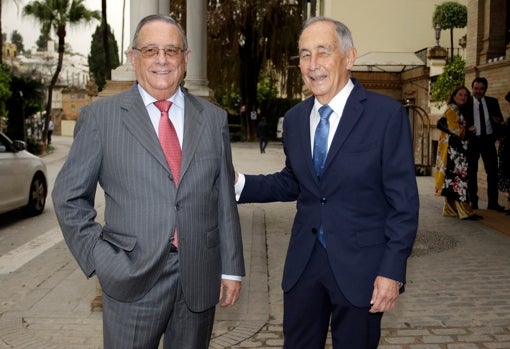 Javier Vega de la Peña y José Antonio Vega de la Peña, dos hermanos homenajeados este viernes por el Colegio de Abogados