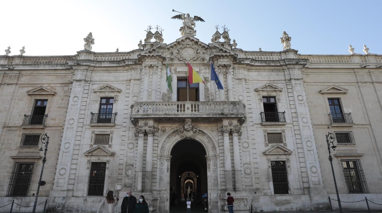 Fachada de la Universidad de Sevilla