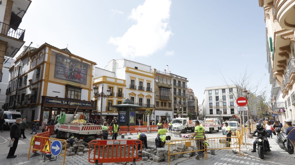 Trabajos en el adoquín este sábado en la Campana