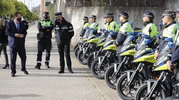 Diez nuevas motos para la Policía Local de Sevilla