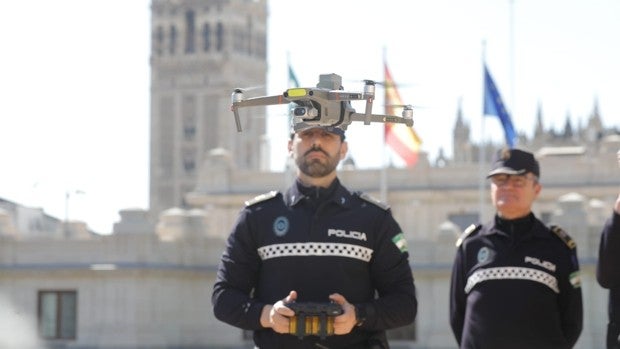 Así son los drones que vigilarán desde el cielo la bulla sevillana