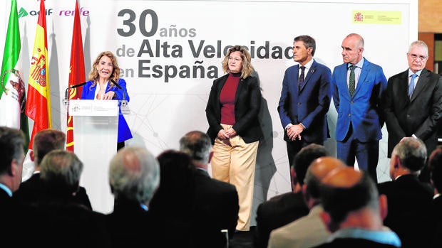 El Gobierno veta a Juanma Moreno en el 30 aniversario del AVE