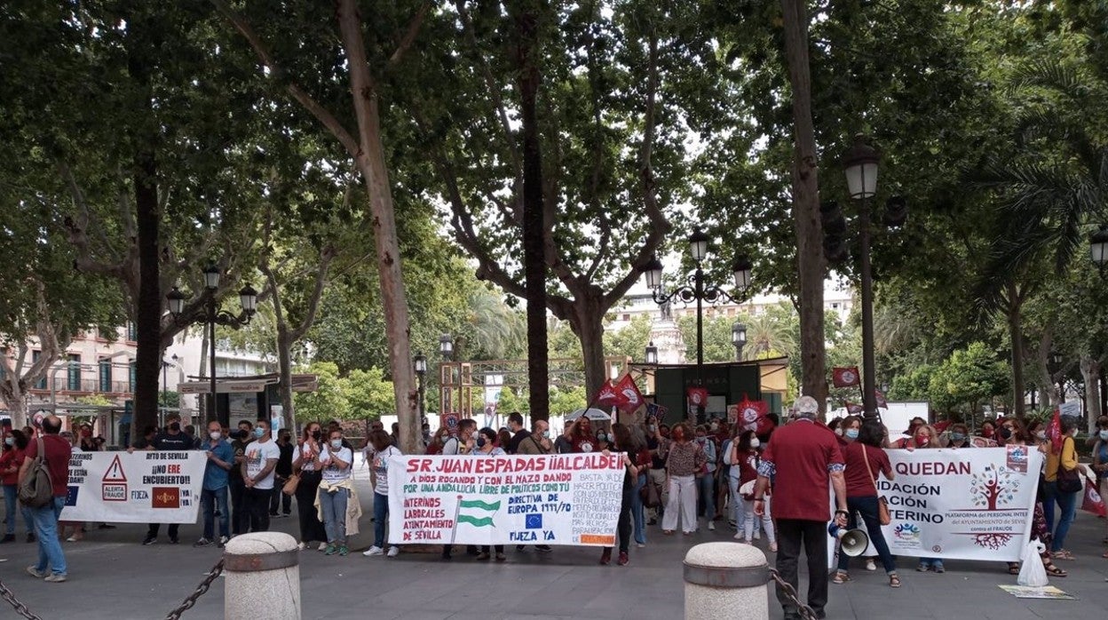 Imagen de archivo de una protesta de los interinos del Ayuntamiento