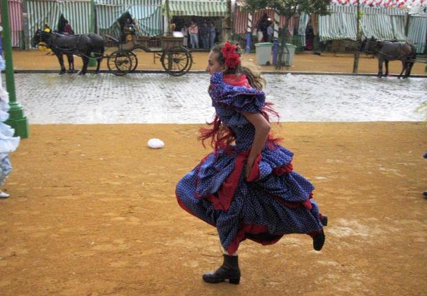 La lluvia irrumpirá en el ecuador de la Feria de Abril de Sevilla