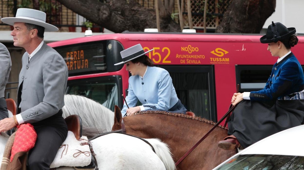 Los autobuses urbanos de Sevilla incrementan su oferta para la Feria de Abril