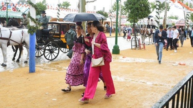 El riesgo de lluvia con tormentas persiste para este martes de Feria y también para el miércoles