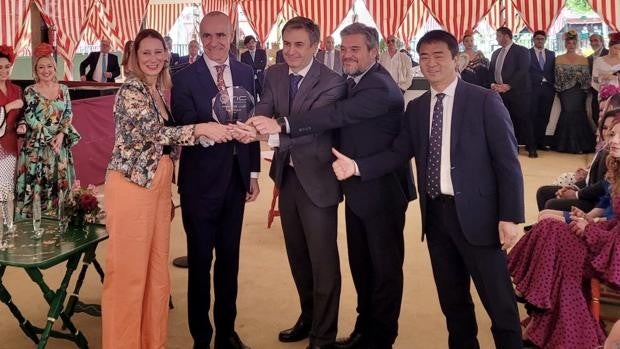 El alcalde de Sevilla descarta el debate de trasladar la Feria a otro espacio ante las aglomeraciones en el real