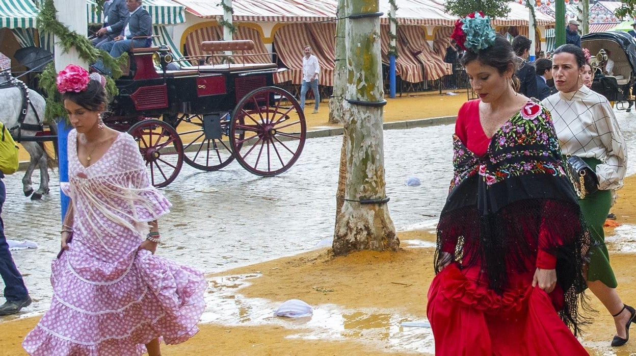 La lluvia deslució ayer por la tarde el real de Los Remedios