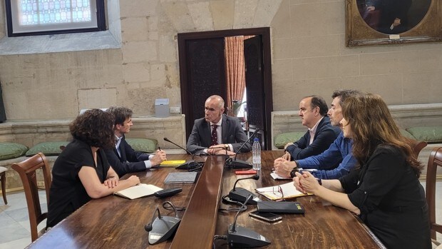 El Ayuntamiento negocia con Vueling nuevas rutas para Sevilla