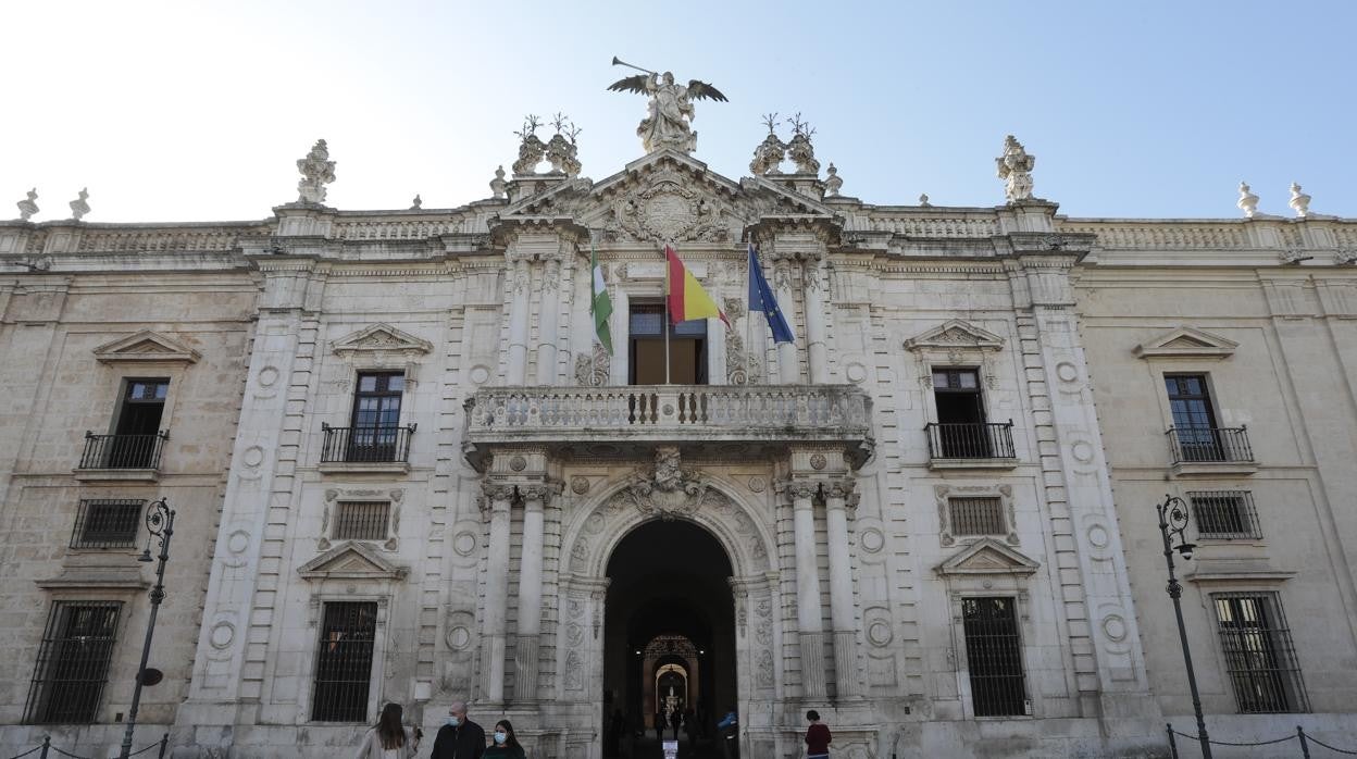 Fachada de la Universidad de Sevilla