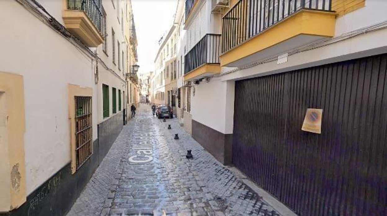 La agresión machista sucedió en un piso de la calle Torreblanca del barrio de la Macarena