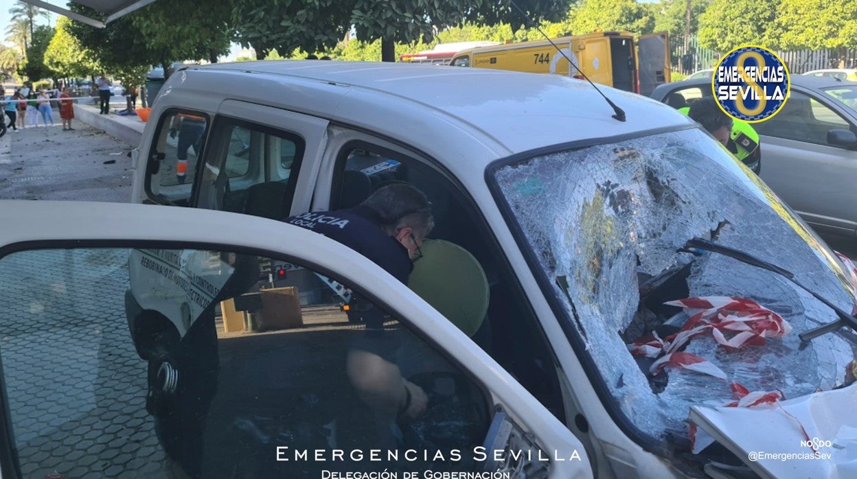 Muere en accidente de tráfico un conductor de 48 años en la Ronda del Tamarguillo de Sevilla