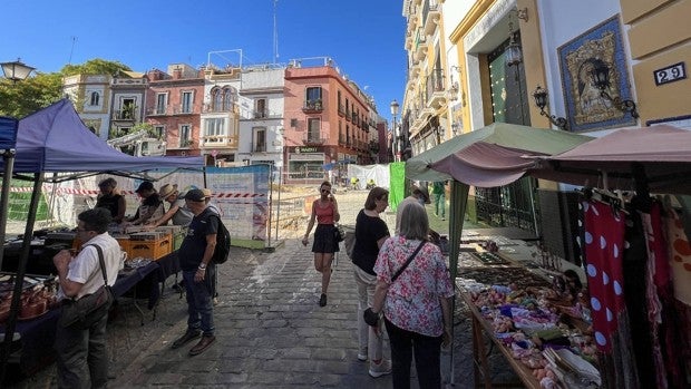 Las obras de la plaza de Montesión dan otra puntilla al mercadillo del Jueves