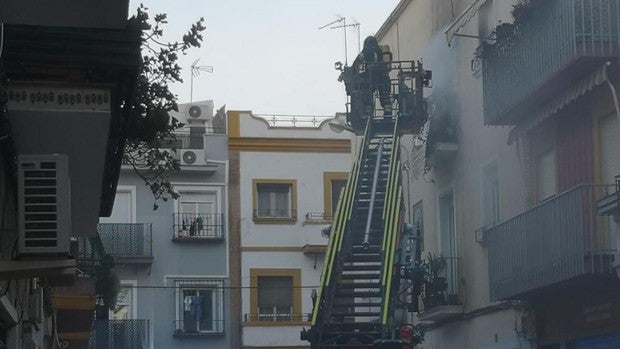 Muere la mujer del fallecido en el incendio de su vivienda de Triana