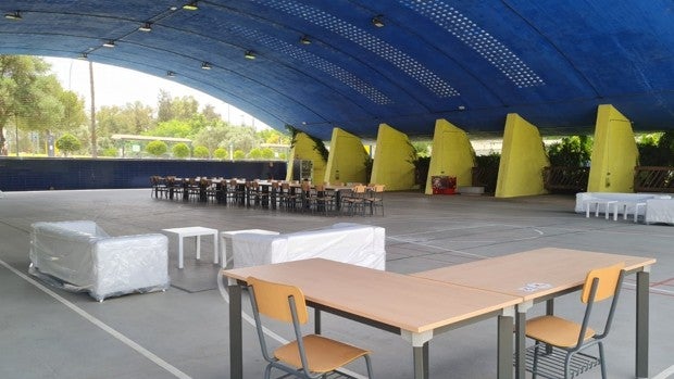 Agua y aulas con aire en Sevilla para paliar el calor en Selectividad