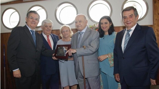 La tertulia Justicia y Caballo homenajea a la saga Márquez y al expresidente de ANCCE Adolfo Sánchez de Movellán