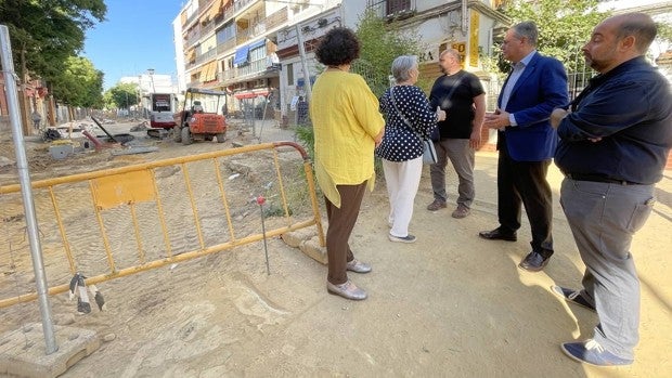 José Luis Sanz: «Los pocos obreros de la Cruz Roja no saben qué tienen que hacer, no se cumplirán los plazos»