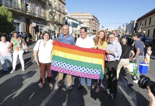 El alcalde de Sevilla junto a varios delegados del Ayuntamiento