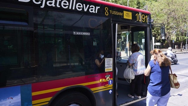 El Ayuntamiento de Sevilla reforzará el servicio de Tussam en la Cartuja con la llegada de la línea 2