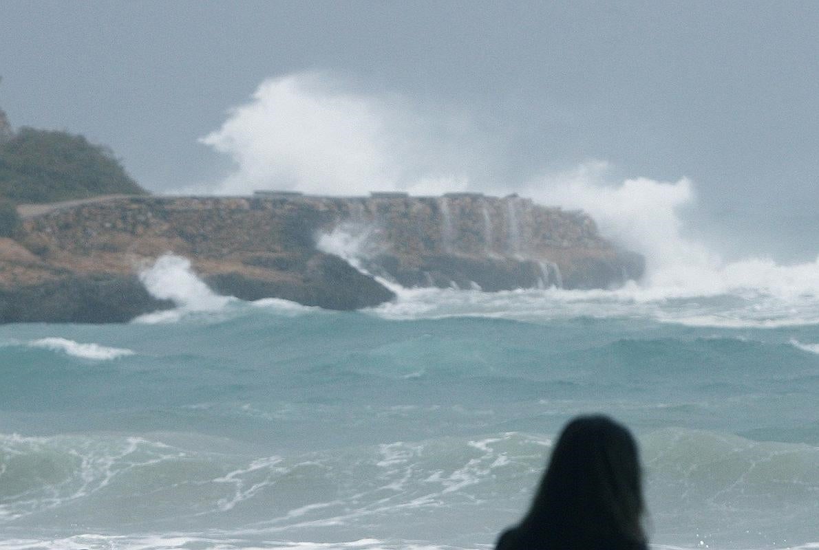 La costa tarraconense, sacudida por un intensísimo oleaje