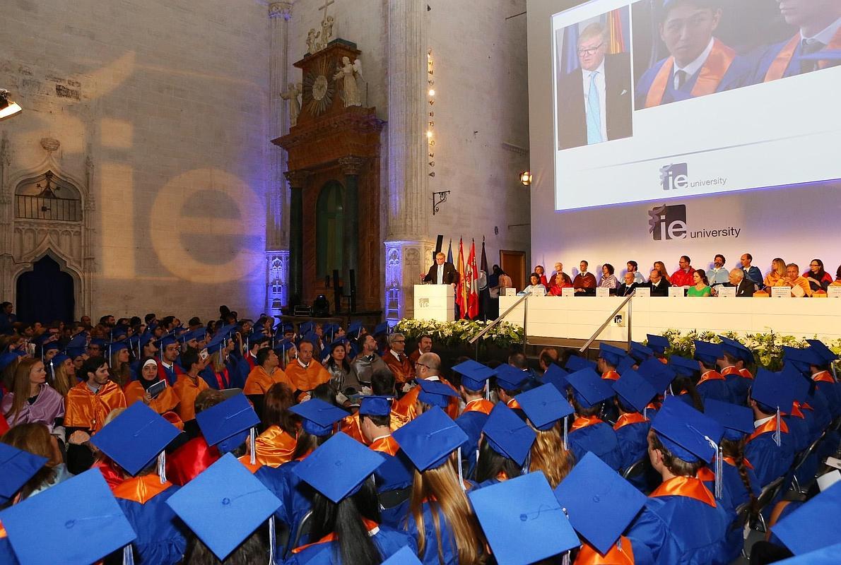 Ceremonia de graduación de IE University