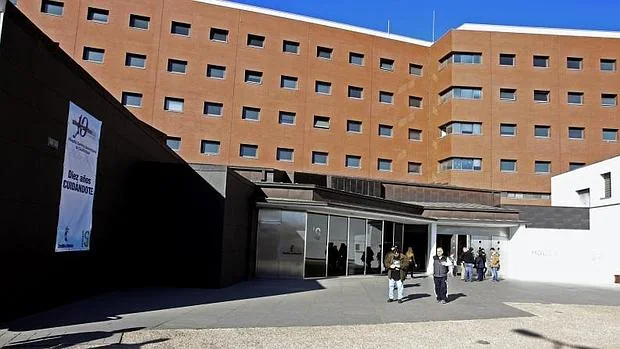 Vista del Hospital de Ciudad Real, en el que se encuentran ingresados los afectados por la legionella
