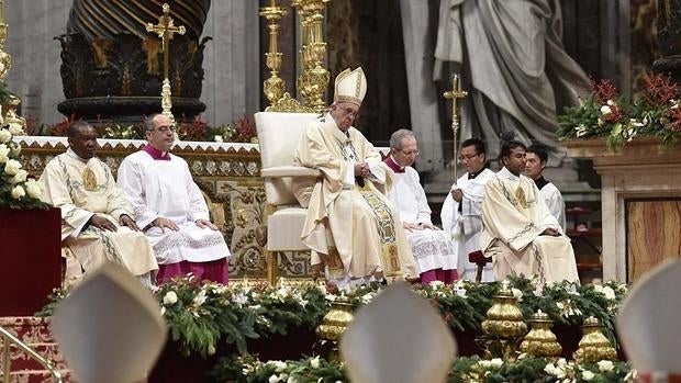 El Papa oficia la misa de Solemnidad de la Epifanía del Señor en la basílica de San Pedro del Vaticano