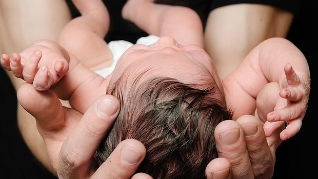 Suspenden a la directora de una maternidad rusa tras la muerte de ocho bebés