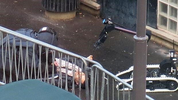 La Policía abate a un hombre con un cuchillo que ha intentado entrar en una comisaría de París