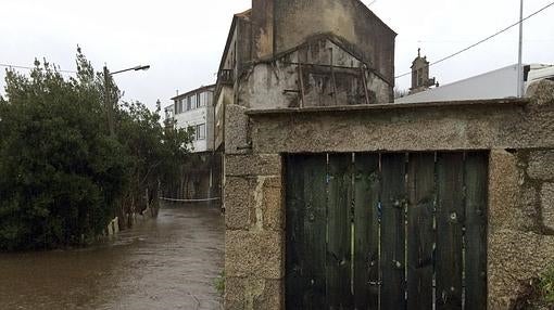 Las intensas lluvias desbordan ríos, anegan calles  y causan corrimiento de tierras en Galicia