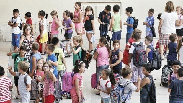 Cada Comunidad Autónoma decide su calendario escolar, manteniendo siempre un mínimo de 175 días lectivos