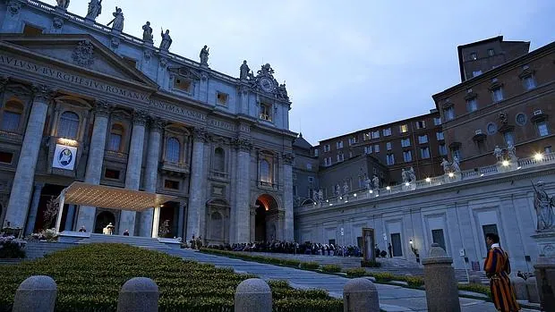 El Papa Francisco, durante la vigilia esta noche de sábado por el Jubileo de la Espiritualidad de la Misericordia, en homenaje a san Juan Pablo II