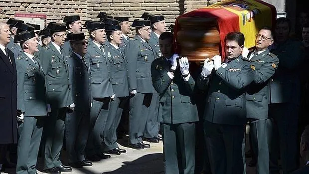 El funeral por el agente, José Antonio Pérez, muerto en Barbastro (Huesca) tras ser arrollado por un menor que se saltó un control de alcohol y drogas