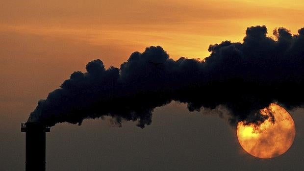 Reducir a cero las emisiones netas de CO2, única salida contra el cambio climático, según un experto