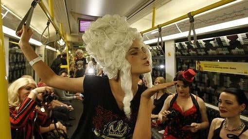 Un defile de moda en el metro de Berlín en 2011