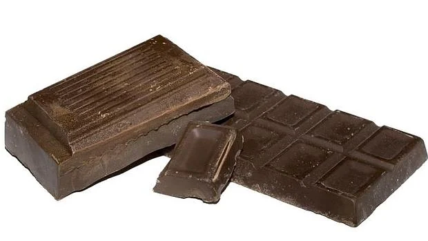 El chocolate negro, por su alto contenido en cacao, en rico en antioxidantes