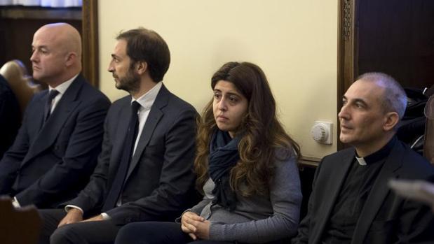 Los acusados Vallejo Balda, Francesca Chaouqui, Emiliano Fittipaldi y Gianluigi Nuzzi (de dcha. a izda.)