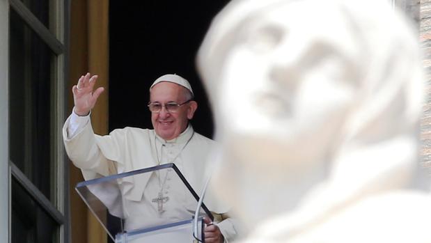 El Papa Francisco, este domingo desde la Plaza de San Pedro