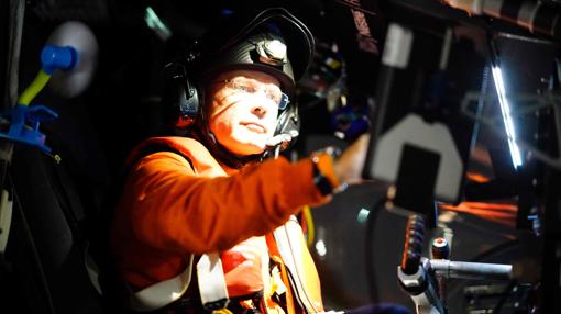 El piloto suizo Bertrand Piccard, a los mandos del Solar Impulse, en su última etapa