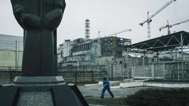 El reactor número cuatro y el sarcófago de protección en Chernóbil