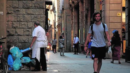 La suciedad se acumula en las ciudades de Podemos y sus marcas