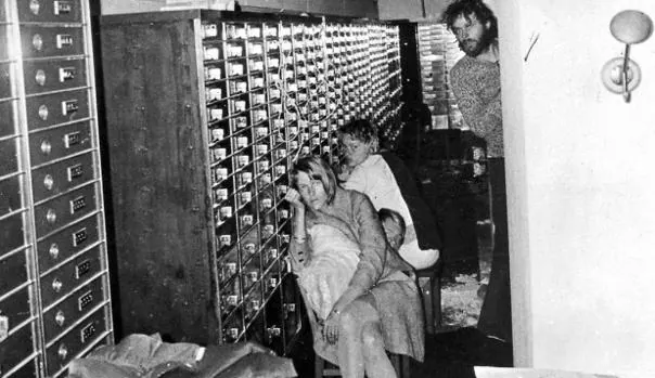 Imagen del atracto a un banco en 1973 en el que se registró el primer caso de síndrome de Estocolmo