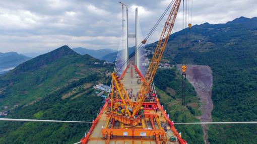 China construye el puente más alto del mundo